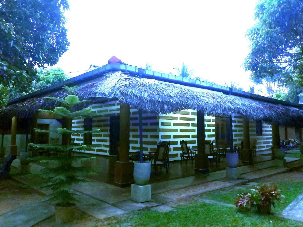 Elephant Paradise Safari Bungalow Udawalawe Exterior foto